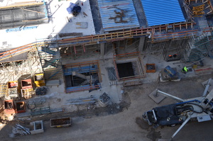https://archive.abp.unimelb.edu.au/objects/images/Construction/Images/Concrete suspended slabs and beams/Levels 1-5 & formwork/DSC_2020.JPG