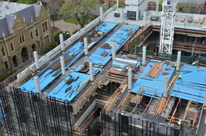 https://archive.abp.unimelb.edu.au/objects/images/Construction/Images/Concrete suspended slabs and beams/Levels 1-5 & formwork/DSC_2727.JPG