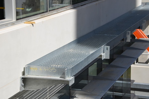 https://archive.abp.unimelb.edu.au/objects/images/Construction/Images/Facades/Zinc screens & access platforms/Zinc screens and frames/DSC_6272.JPG