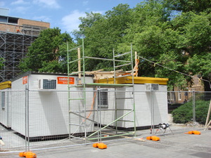 https://archive.abp.unimelb.edu.au/objects/images/Pre-construction/Hoardings and sheds/DSC07760.JPG