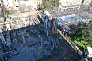 https://archive.abp.unimelb.edu.au/objects/images/Construction/Images/Concrete suspended slabs and beams/Ground level & formwork/DSC_1020.JPG