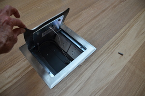 https://archive.abp.unimelb.edu.au/objects/images/Construction/Images/Floors and finishes/Atrium timber/DSC_9658.JPG