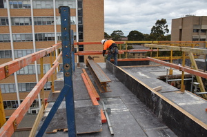https://archive.abp.unimelb.edu.au/objects/images/Construction/Images/Structural steel/Cantilever/Anchorage/DSC_3066.JPG