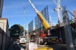 https://archive.abp.unimelb.edu.au/objects/images/Construction/Images/Precast structural concrete walls and columns/Levesl 2-5/DSC_2152.JPG