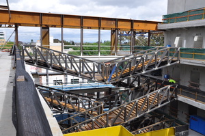 https://archive.abp.unimelb.edu.au/objects/images/Construction/Images/Stairs, walkways and balustrades/Y Stairs structural steel/Installation/DSC_4026.JPG