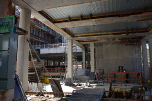https://archive.abp.unimelb.edu.au/objects/images/Construction/Images/Concrete suspended slabs and beams/Formwork stripping/DSC_2886.JPG