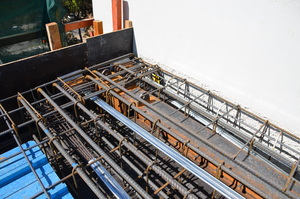 https://archive.abp.unimelb.edu.au/objects/images/Construction/Images/Concrete suspended slabs and beams/Post-tensioned beams & slabs/DSC_3168.JPG