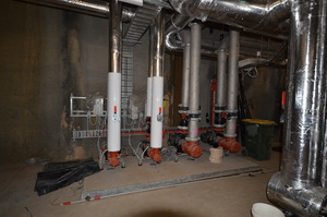 https://archive.abp.unimelb.edu.au/objects/images/Construction/Images/Services/Mechanical/Large plant room basement/DSC_8307.JPG