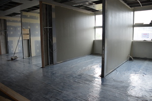 https://archive.abp.unimelb.edu.au/objects/images/Construction/Images/Floors and finishes/Carpet tiles/DSC_7129.JPG