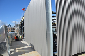 https://archive.abp.unimelb.edu.au/objects/images/Construction/Images/Structural steel/Plantroom roof & claddings/DSC_5420.JPG