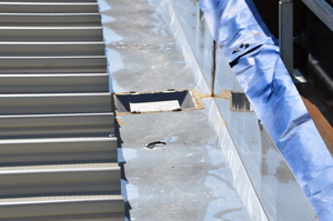 https://archive.abp.unimelb.edu.au/objects/images/Construction/Images/Roof/Roof sheeting, flashings and gutters/DSC_4364.JPG