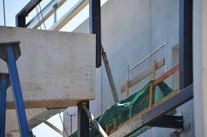 https://archive.abp.unimelb.edu.au/objects/images/Construction/Images/LVL roof beams & coffers/Installation/DSC_4988.JPG