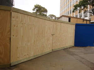 https://archive.abp.unimelb.edu.au/objects/images/Pre-construction/Hoardings and sheds/DSC07991.JPG