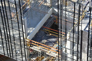 https://archive.abp.unimelb.edu.au/objects/images/Construction/Images/Concrete suspended slabs and beams/Levels 1-5 & formwork/DSC_2346.JPG