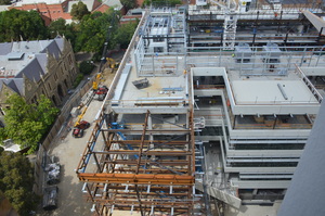 https://archive.abp.unimelb.edu.au/objects/images/Construction/Images/Structural steel/Cantilever/Erection/DSC_4931.JPG