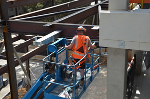 https://archive.abp.unimelb.edu.au/objects/images/Construction/Images/Structural steel/Cantilever/Erection/DSC_4472.JPG