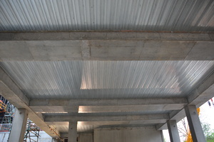 https://archive.abp.unimelb.edu.au/objects/images/Construction/Images/Concrete suspended slabs and beams/Formwork stripping/DSC_2960.JPG
