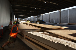 https://archive.abp.unimelb.edu.au/objects/images/Construction/Images/LVL roof beams & coffers/AUS Iron industries/DSC_4687.JPG