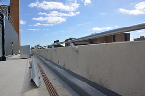 https://archive.abp.unimelb.edu.au/objects/images/Construction/Images/Roof/Parapets and Handrails/DSC_6100.JPG