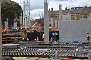 https://archive.abp.unimelb.edu.au/objects/images/Construction/Images/Concrete suspended slabs and beams/Ground level & formwork/DSC_1330.JPG