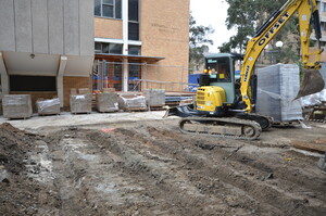 https://archive.abp.unimelb.edu.au/objects/images/Construction/Images/External Works/Groundworks/DSC_9166.JPG