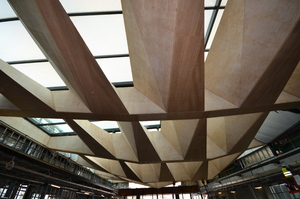 https://archive.abp.unimelb.edu.au/objects/images/Construction/Images/LVL roof beams & coffers/Installation/DSC_6665.JPG