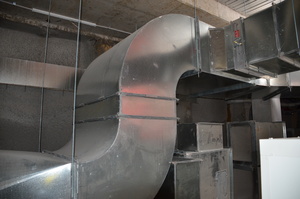 https://archive.abp.unimelb.edu.au/objects/images/Construction/Images/Services/Mechanical/Large plant room basement/DSC_5608.JPG