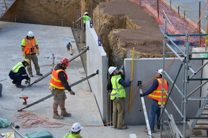 https://archive.abp.unimelb.edu.au/objects/images/Construction/Images/Precast structural concrete walls and columns/Basement/DSC_0716.JPG