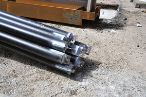 https://archive.abp.unimelb.edu.au/objects/images/Construction/Images/Structural steel/Cantilever/Footings and fabrication & delivery/DSC_4126.JPG