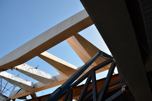 https://archive.abp.unimelb.edu.au/objects/images/Construction/Images/LVL roof beams & coffers/Installation/DSC_4992.JPG