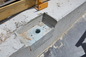 https://archive.abp.unimelb.edu.au/objects/images/Construction/Images/Facades/Precast concrete/Levels 1-5/Precast facade connections/DSC_2066.JPG