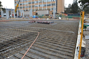 https://archive.abp.unimelb.edu.au/objects/images/Construction/Images/Concrete suspended slabs and beams/Ground level & formwork/DSC_1276.JPG