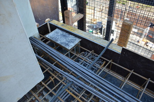 https://archive.abp.unimelb.edu.au/objects/images/Construction/Images/Concrete suspended slabs and beams/Post-tensioned beams & slabs/DSC_2171.JPG