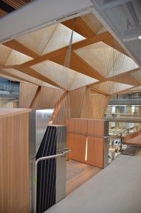 https://archive.abp.unimelb.edu.au/objects/images/Construction/Images/Atrium stainless steel wire mesh & frames/DSC_9464.JPG