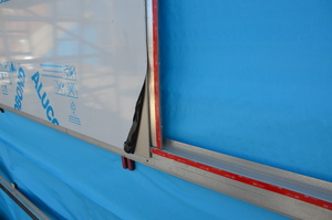 https://archive.abp.unimelb.edu.au/objects/images/Construction/Images/Roof/Sheet wall claddings/Composite sheet/DSC_6092.JPG