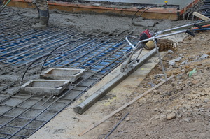 https://archive.abp.unimelb.edu.au/objects/images/Construction/Images/Concrete suspended slabs and beams/Ground level & formwork/DSC_1469.JPG