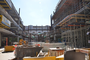 https://archive.abp.unimelb.edu.au/objects/images/Construction/Images/Stairs, walkways and balustrades/Y Stairs structural steel/Installation/DSC_3531.JPG