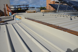 https://archive.abp.unimelb.edu.au/objects/images/Construction/Images/Roof/Roof sheeting, flashings and gutters/DSC_5436.JPG