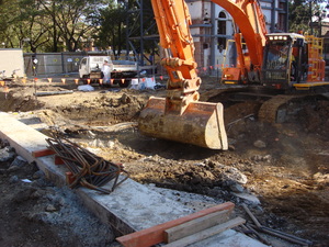 https://archive.abp.unimelb.edu.au/objects/images/Construction/Images/Basement/Bulk excavation/DSC_0104P.JPG