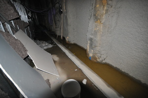 https://archive.abp.unimelb.edu.au/objects/images/Construction/Images/Basement/Basement water leaks/Large lecture theatre/DSC_7283.JPG