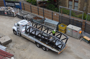 https://archive.abp.unimelb.edu.au/objects/images/Construction/Images/Stairs, walkways and balustrades/Y Stairs structural steel/Installation/DSC_3707.JPG