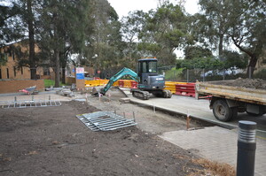 https://archive.abp.unimelb.edu.au/objects/images/Construction/Images/External Works/Groundworks/DSD_0147.JPG