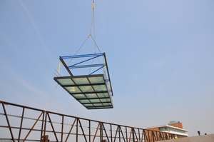 https://archive.abp.unimelb.edu.au/objects/images/Construction/Images/Roof/Glazed atrium roof/Delivery & Installation/DSC_5174.JPG