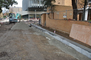 https://archive.abp.unimelb.edu.au/objects/images/Construction/Images/External Works/Bluestone kerbing/DSC_9831.JPG
