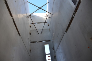 https://archive.abp.unimelb.edu.au/objects/images/Construction/Images/Precast structural concrete walls and columns/Levesl 2-5/DSC_2310.JPG
