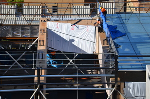 https://archive.abp.unimelb.edu.au/objects/images/Construction/Images/LVL roof beams & coffers/Installation/DSC_5392.JPG