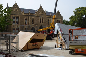 https://archive.abp.unimelb.edu.au/objects/images/Construction/Images/LVL roof beams & coffers/Installation/DSC_5195.JPG