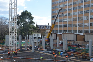 https://archive.abp.unimelb.edu.au/objects/images/Construction/Images/Concrete suspended slabs and beams/Ground level & formwork/DSC_1269.JPG