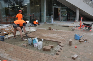 https://archive.abp.unimelb.edu.au/objects/images/Construction/Images/External Works/Brick paving & brick walls/DSC_9778.JPG