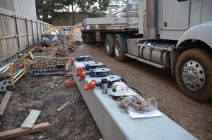 https://archive.abp.unimelb.edu.au/objects/images/Construction/Images/Precast structural concrete walls and columns/Basement/DSC_1078.JPG